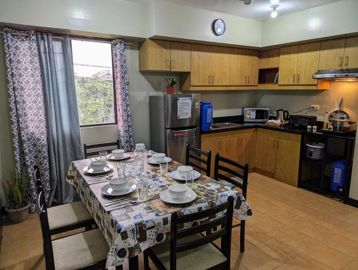Апартаменты Acacia Estates' The Getaway Taguig Jade Tower Манила Экстерьер фото