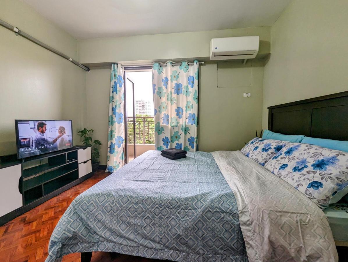Апартаменты Acacia Estates' The Getaway Taguig Jade Tower Манила Экстерьер фото