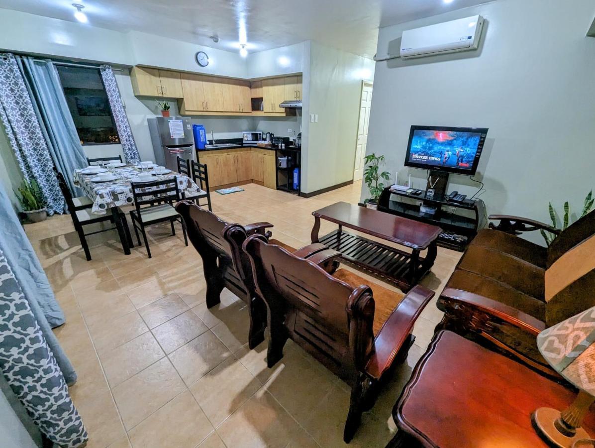 Апартаменты Acacia Estates' The Getaway Taguig Jade Tower Манила Экстерьер фото
